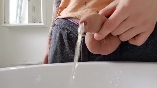 Soft cock long piss in sink