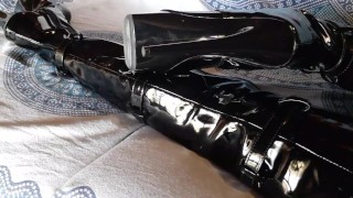 Laura on Heels amateur 2021 on a sofa wearing black sexy platform boots over the knees