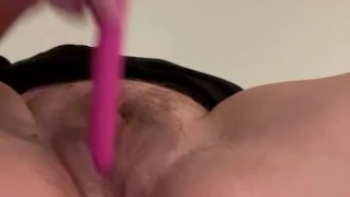 Pulsating pussy cums for the camera 