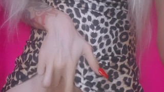 Порно видео В леопардовой платье. Смотреть В леопардовой платье онлайн