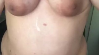Thick bbw shaking ass for pleasure