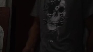 Gozando pra vadia galinhona da rua do lado