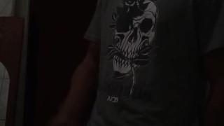 Gozando pra vadia galinhona da rua do lado