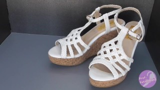 Shoe fetishism 靴フェチ　白いコルク底サンダル
