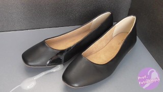 Schuhfetischismus Schwarze Pumps und Bukkake