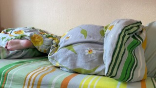 Sexy Girl masturbates with a blanket