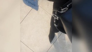 Je réalise le défi de mon abonné : me goder dans une cabine d'essayage 