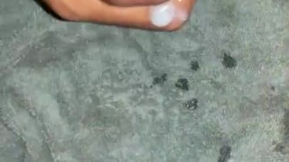 Jerking off i cum watching babymoma play with her pussy