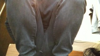 欲求不満な日本人男子大学生がヒクつく肛門を見せつける