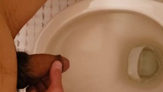 日本人男性　おしっこ　オナニー　大量射精