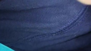 me toco en la cama