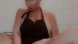 Stunning MILF Cristina making some TACOS with her wet pussy masturbating 