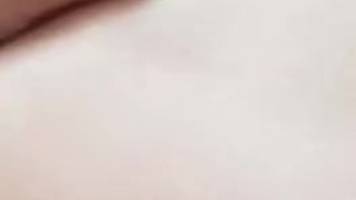 Dando de quatro o cuzinho pro marido e brincando com o vibrador