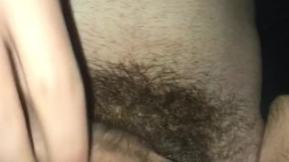 Mi amigo se deja grabar mientras se masturba