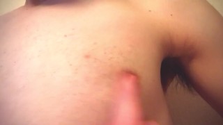 【日本人 チクニー】少し弄っただけでコリコリに勃起してしまう変態の敏感乳首　アップでじっくり見て【#58】