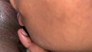 SUCKING ON MY GIRLFRIEND PUSSY! LICKING HER WET CLIT UNTIL SHE CUM!