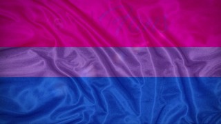 Jerking off and cumming at the railway crossing behind the fence people work