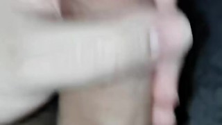 Парень дрочит свой горячий хуй