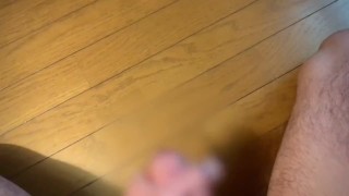 【日本人】コリコリに勃った乳首を弄りながら熱くなったチンポをシゴいて床に思いっきり射精してしまう変態【#65】