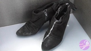 Shoe fetishism 靴フェチ　黒いブーツにぶっかける