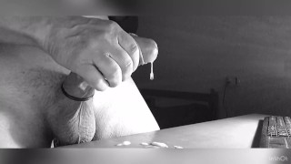 Cazzo che si contrare mentre sborra
