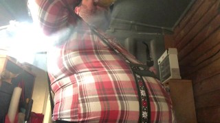 smokey drinky beer day clip