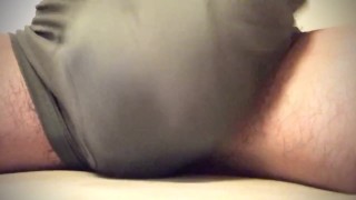 【日本人】パンツを履いたままくっきり浮き出た勃起チンポをベッドに擦り付けてがまん汁が溢れ出る変態オナニー【#66】