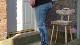⭐ Girl Casually Pissing Herself While Tying Her Shoelace!