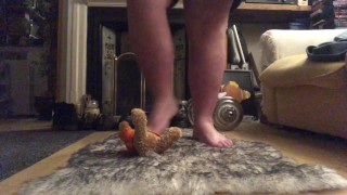 furry feet squishin