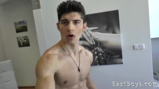 Jared in Prague - Night muscles