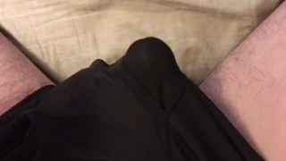 【日本人】精液を漏らしながらパンパンに勃起したチンポをベッドに擦り付け悶絶する変態【#73】