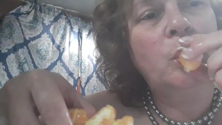 Juicy pussy eating