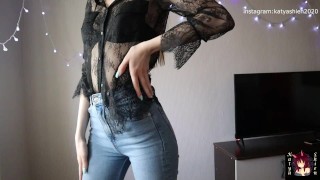 SCHOOLGIRL DANCES STRIPPING, STRIPS AND SHOWS PUSSY