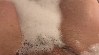 Cum on me in my hot bath 🥵 