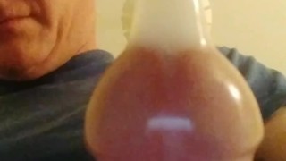 A LOT OF CUM IN THE CONDOM! (#Heavenhandjob)