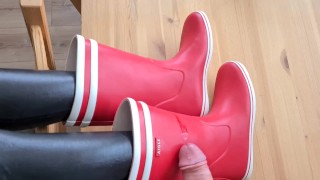Cum on red rubberboots 