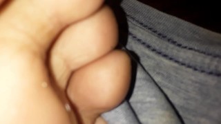 I came on my feet. Suck on my feet.