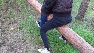 Кончаем в одежде на бревно - lesbian_illusion