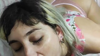 Me encanta tocarme mientras la chupo.. y que se vengan en mi boca. "Octavia Sky"