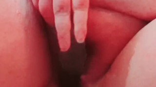 SSBBW fucks dildo