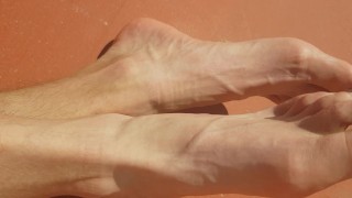 Sunbathing Feet Show