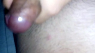 Masturbación nocturna con gemidos