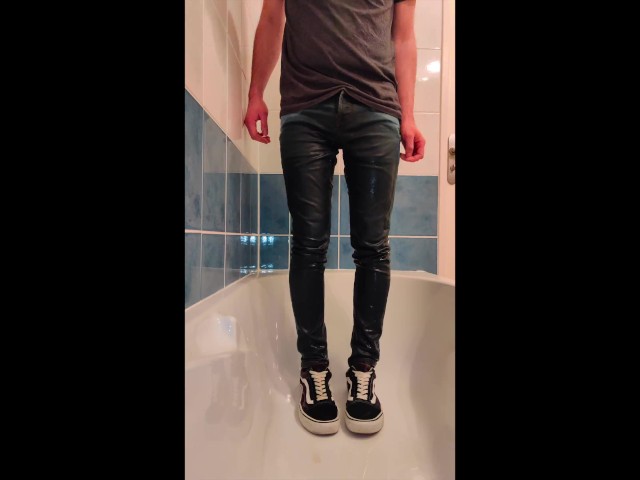 Piss Jeans and Fully Clothed Shower - Free Porn Videos - YouPorngay
