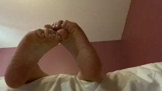 Watching step sis while you hide under the bed/ hitachi fun
