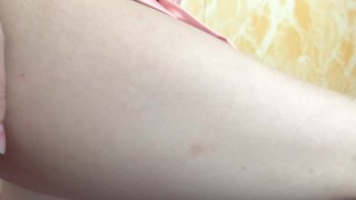 在洗手间想露出我那性感的阴唇，你们喜欢吗？