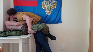 минет солдату в столовой перед обедом
