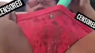 Video masturbandome incluye varios squirt 