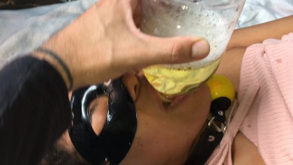 Drinking Urine Of Mia Khalifa - Stepdaughter Drinking Her Golden Juice (piss / Urine) - Free Porn Videos -  YouPorn