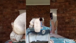 Shaking Feet While Reading