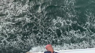 大海原でおしっこ　解放感満点で超スッキリ！